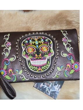 NWOT Montana West Brown Embroidered Sugar Skull Wristlet